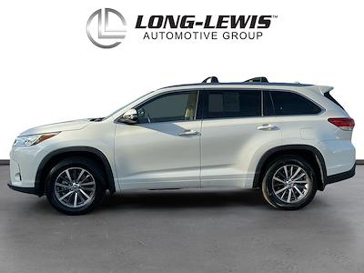 Used 2018 Toyota Highlander - photo 1