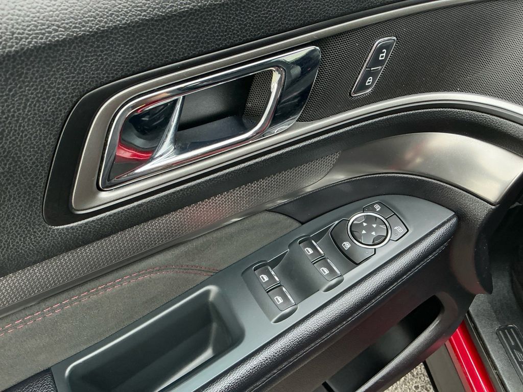 Used 2019 Ford Explorer - photo 12