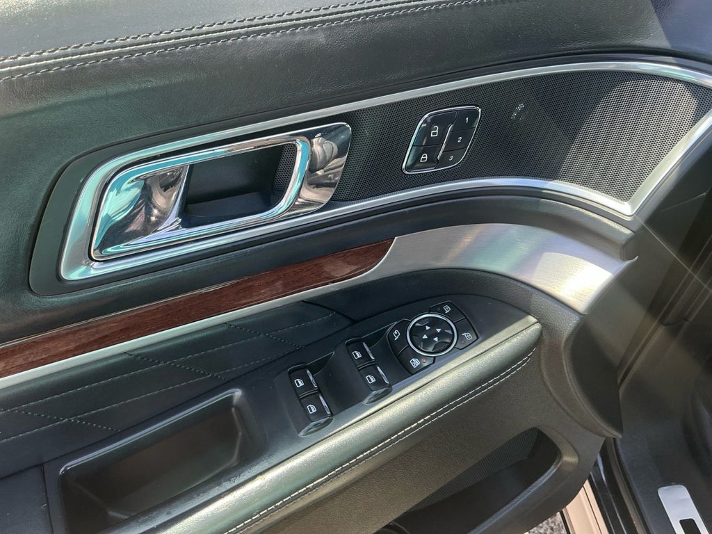 Used 2017 Ford Explorer - photo 12