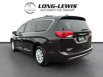 Used 2017 Chrysler Pacifica Touring L Minivan for sale #T26EQ034B - photo 2