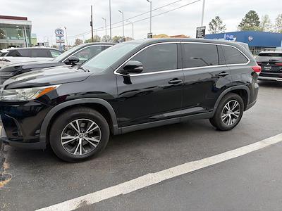 Used 2019 Toyota Highlander - photo 1