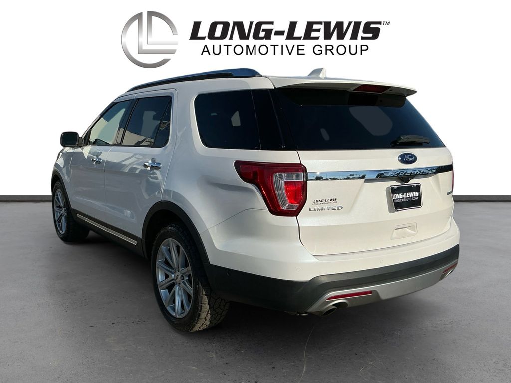 Used 2017 Ford Explorer - photo 2