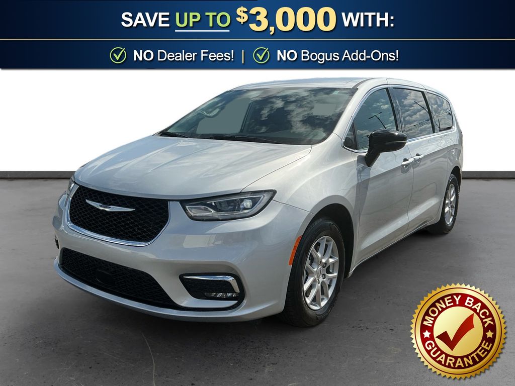 Used 2024 Chrysler Pacifica - photo 1