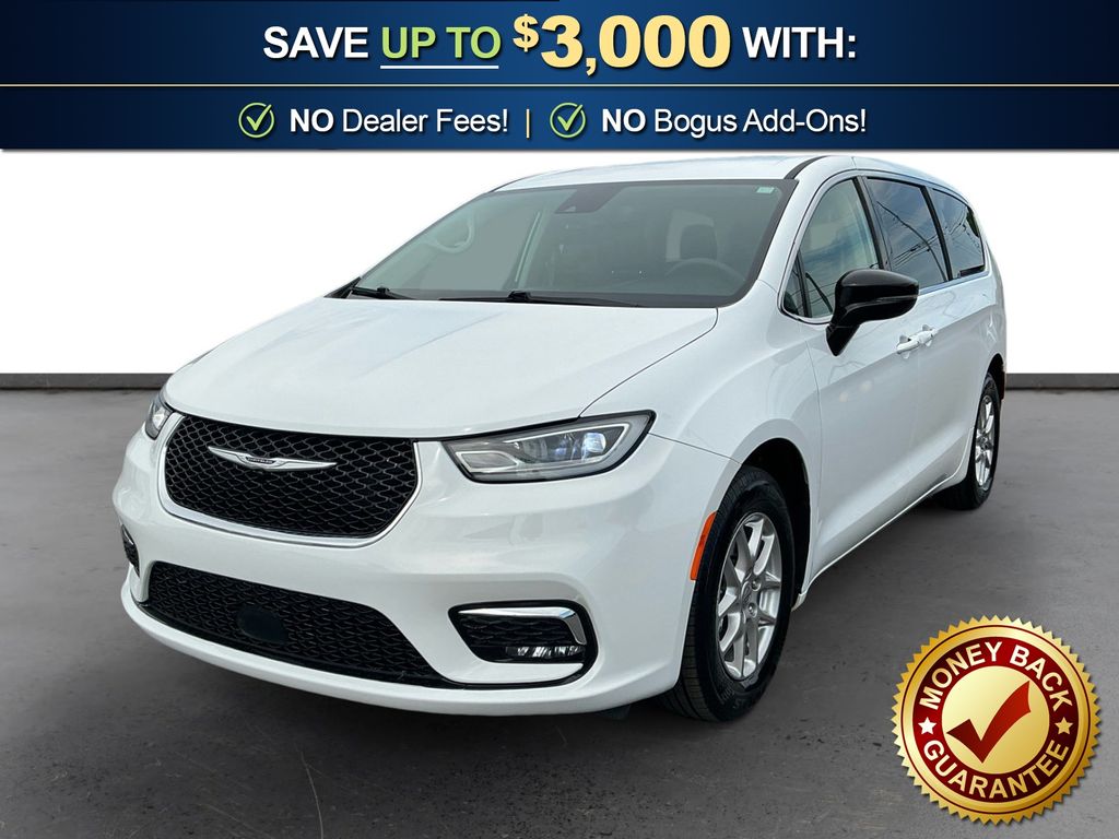 Used 2024 Chrysler Pacifica - photo 1