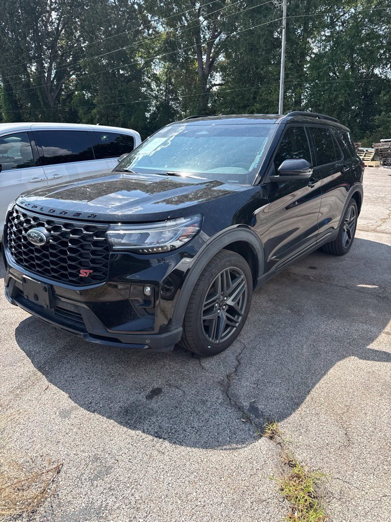 Used 2025 Ford Explorer - photo 1