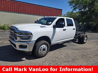 2025 Ram 3500 Crew Cab DRW 4x4 Cab Chassis for sale #625223 - photo 1