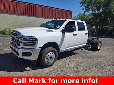 2025 Ram 3500 Crew Cab DRW 4x4 Cab Chassis for sale #625224 - photo 1
