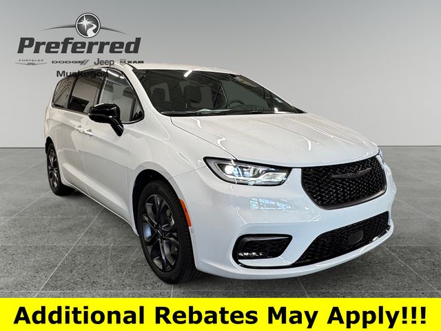 Used 2026 Chrysler Pacifica - photo 1