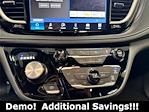 Used 2026 Chrysler Pacifica Select Minivan for sale #626048 - photo 3