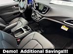Used 2026 Chrysler Pacifica Select Minivan for sale #626048 - photo 4