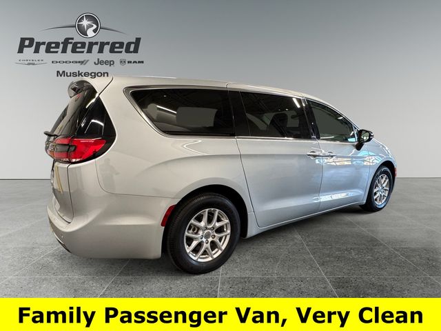 Used 2024 Chrysler Pacifica - photo 6