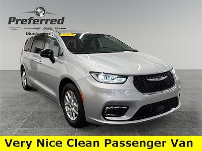 Used 2024 Chrysler Pacifica Touring L Minivan for sale #C11514 - photo 1
