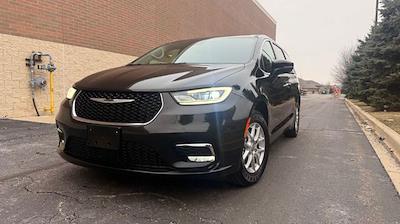 Used 2023 Chrysler Pacifica - photo 1