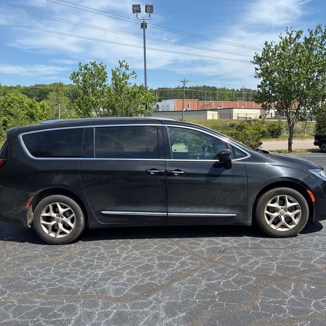 Used 2020 Chrysler Pacifica - photo 6