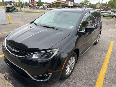 2018 Chrysler Pacifica FWD Minivan for sale #C625075A - photo 1