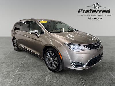 2017 Chrysler Pacifica FWD Minivan for sale #C627009A - photo 1
