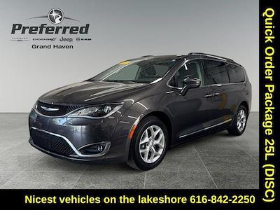 2017 Chrysler Pacifica FWD Minivan for sale #R7612S - photo 1