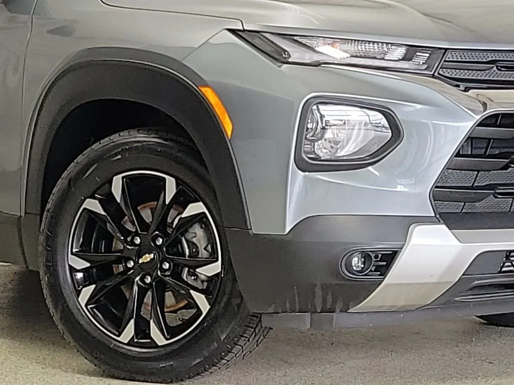 Used 2022 Chevrolet Trailblazer - photo 2