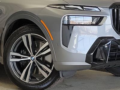 Used 2024 BMW X7 - photo 1