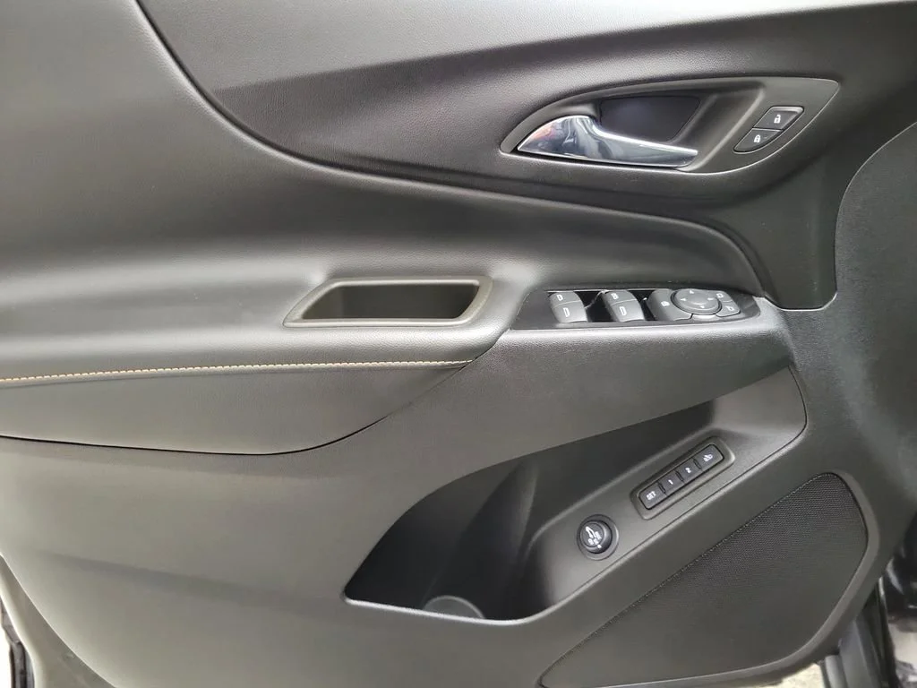 Used 2023 Chevrolet Equinox - photo 20