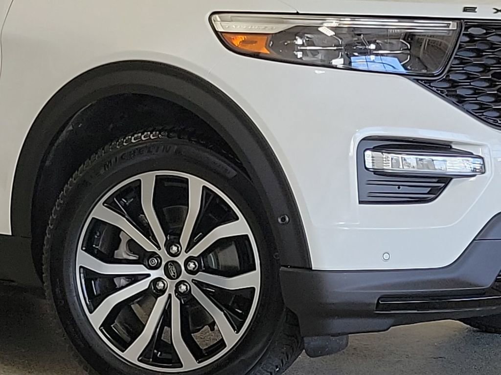 Used 2020 Ford Explorer - photo 2