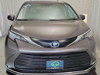 Used 2022 Toyota Sienna XLE Minivan for sale #P7403A - photo 1