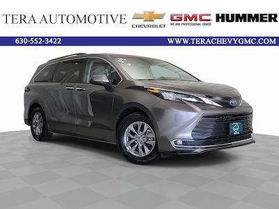 Used 2022 Toyota Sienna - photo 1