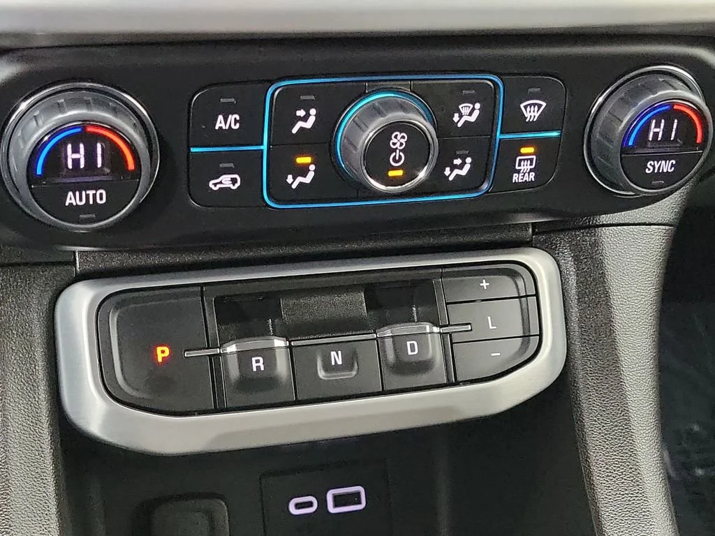 Used 2023 GMC Acadia - photo 16