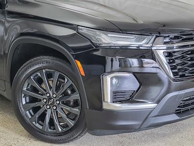Used 2023 Chevrolet Traverse - photo 1