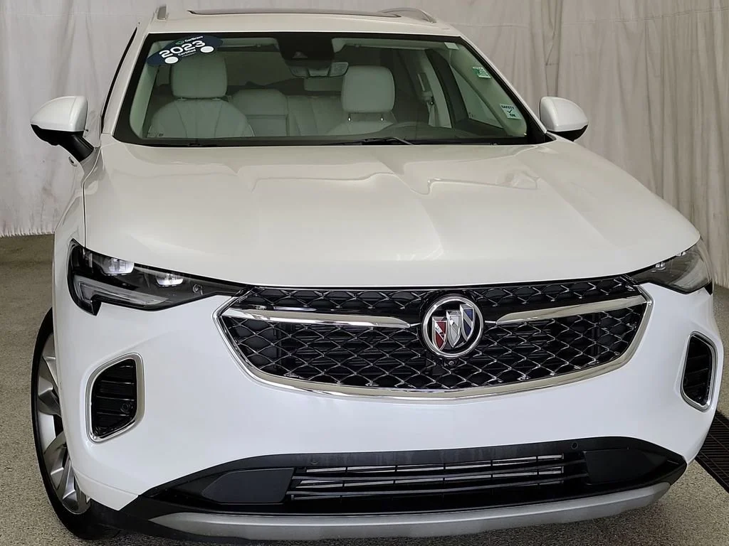 Used 2023 Buick Envision - photo 2