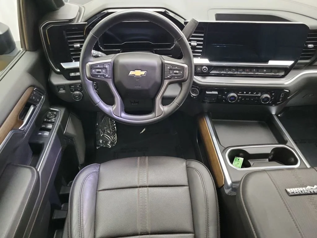 Used 2024 Chevrolet Silverado 3500 - photo 13