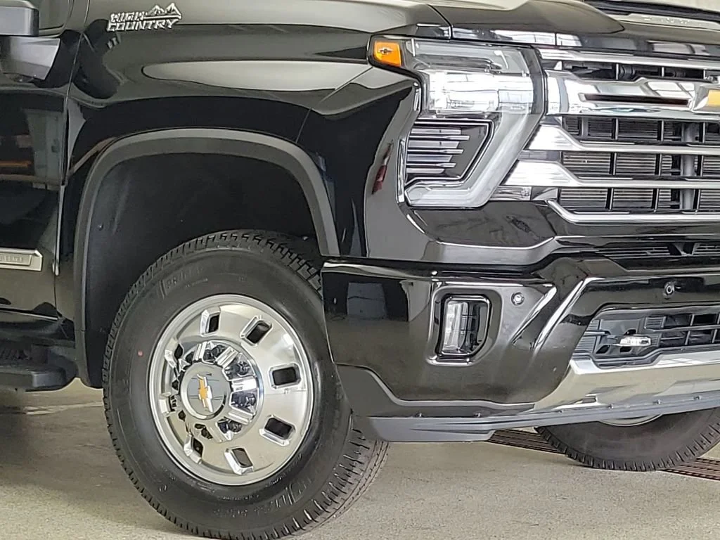 Used 2024 Chevrolet Silverado 3500 - photo 5