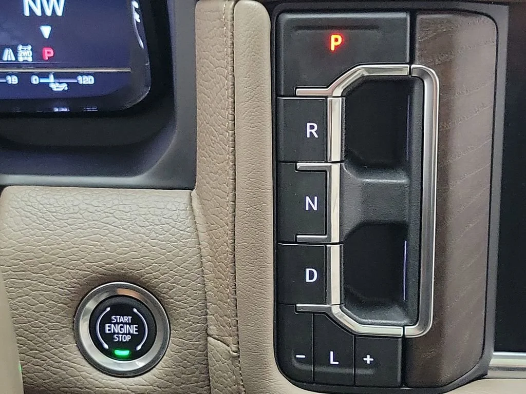 Used 2024 GMC Yukon XL - photo 17