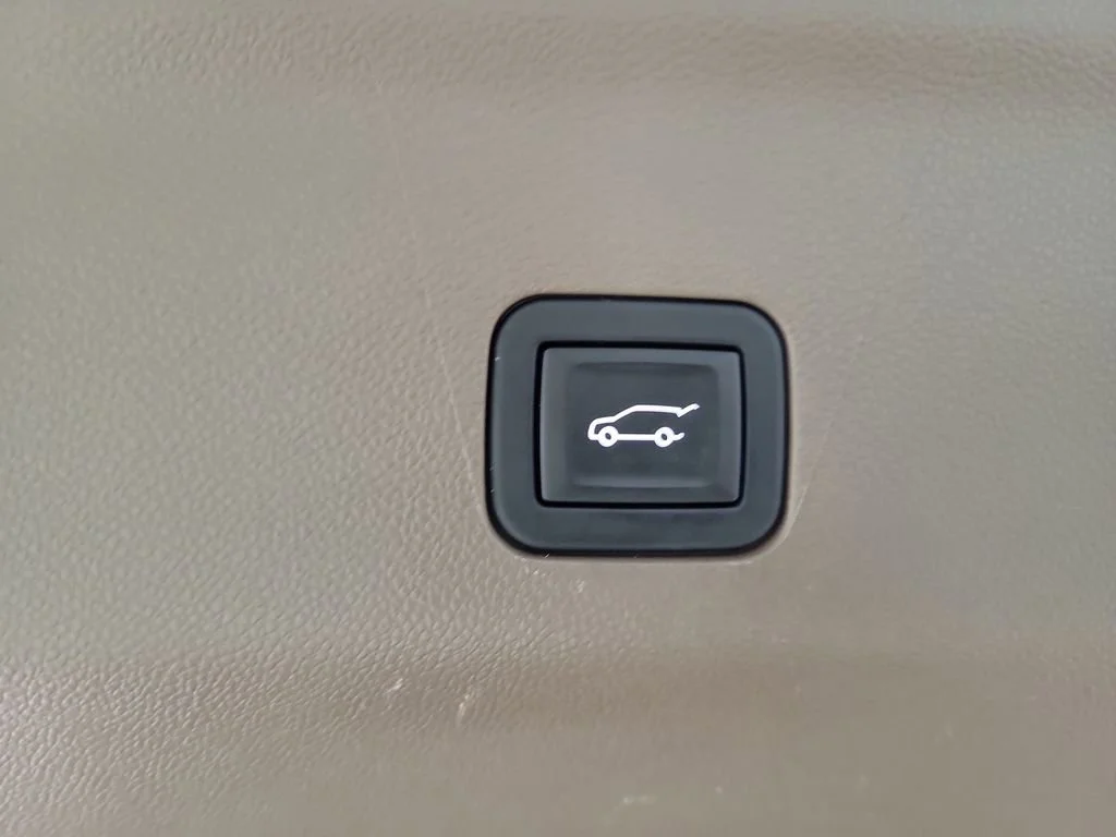 Used 2024 GMC Yukon XL - photo 21