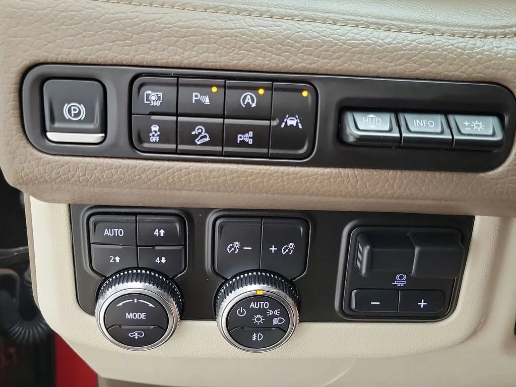 Used 2024 GMC Yukon - photo 20