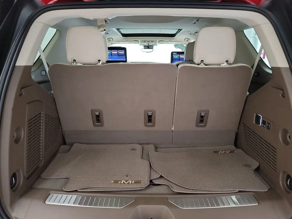 Used 2024 GMC Yukon - photo 23