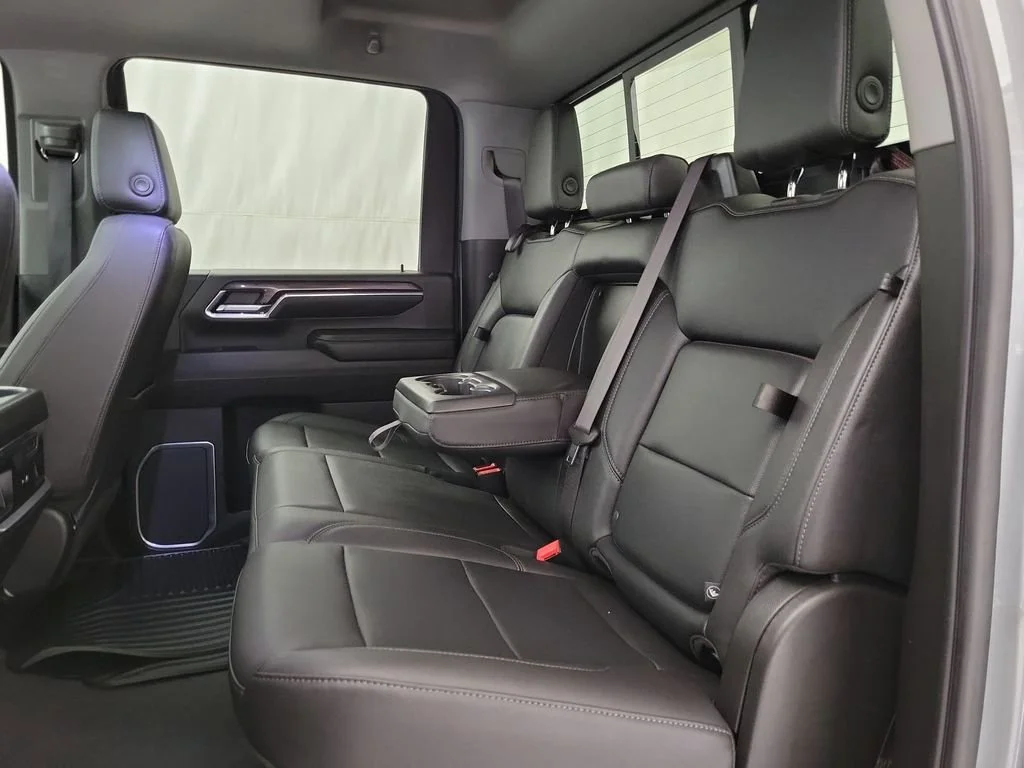 Used 2024 Chevrolet Silverado 2500 - photo 10