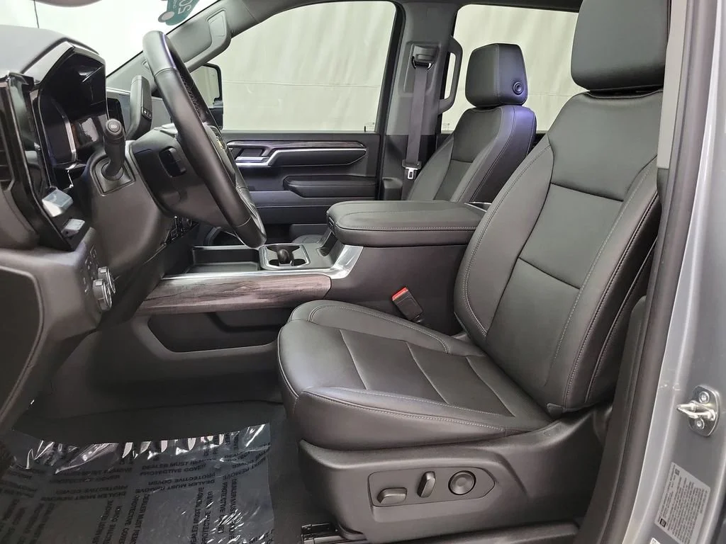 Used 2024 Chevrolet Silverado 2500 - photo 8