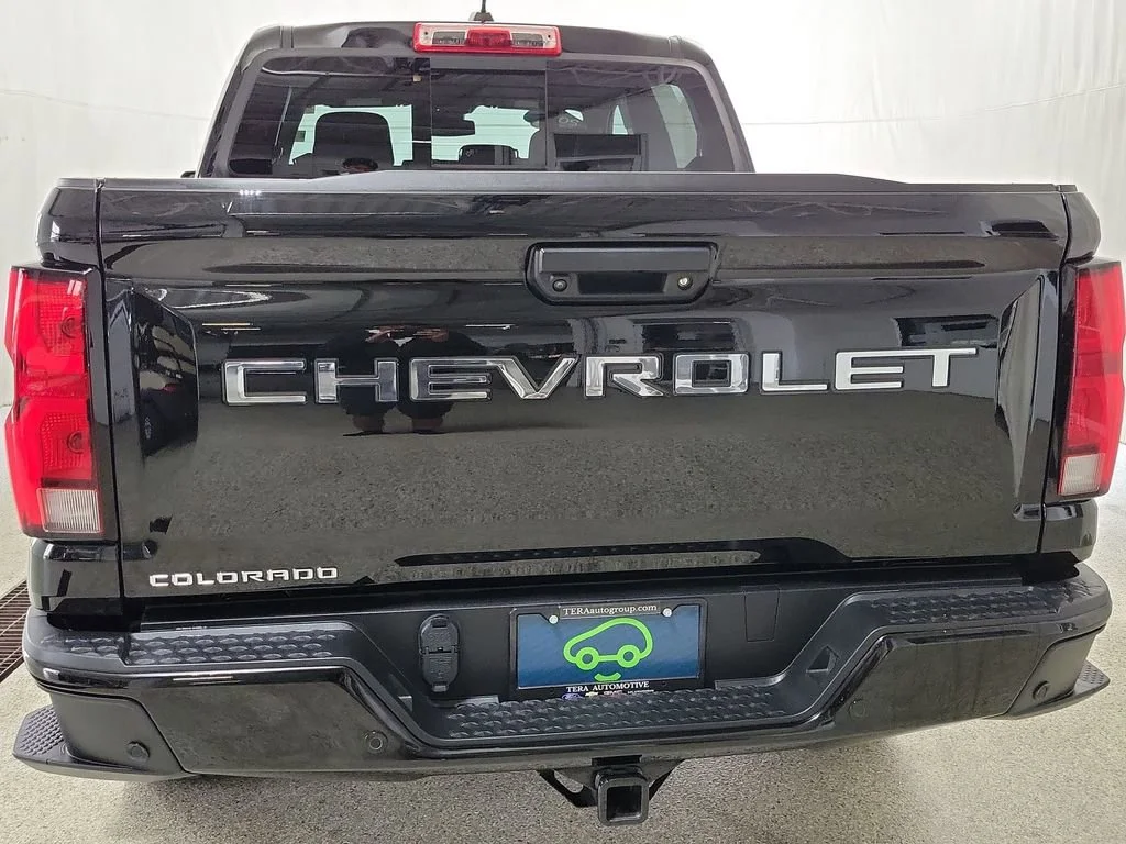 Used 2023 Chevrolet Colorado - photo 4