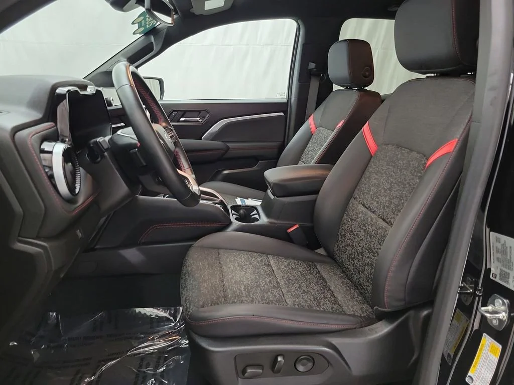 Used 2023 Chevrolet Colorado - photo 8