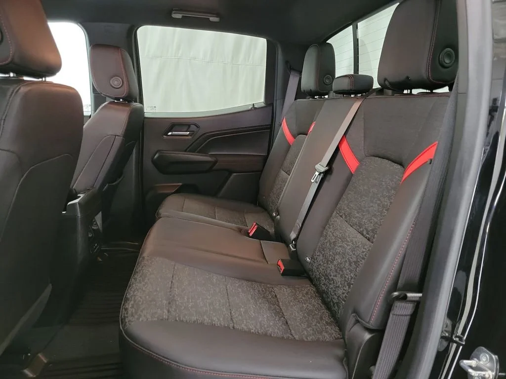 Used 2023 Chevrolet Colorado - photo 9