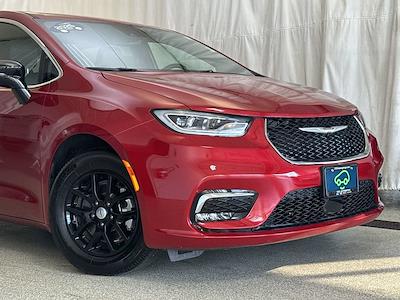 2025 Chrysler Pacifica FWD Minivan for sale #P7527 - photo 2