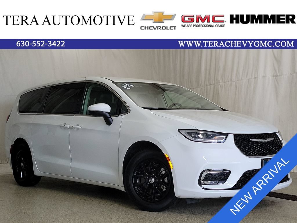 Used 2023 Chrysler Pacifica - photo 1