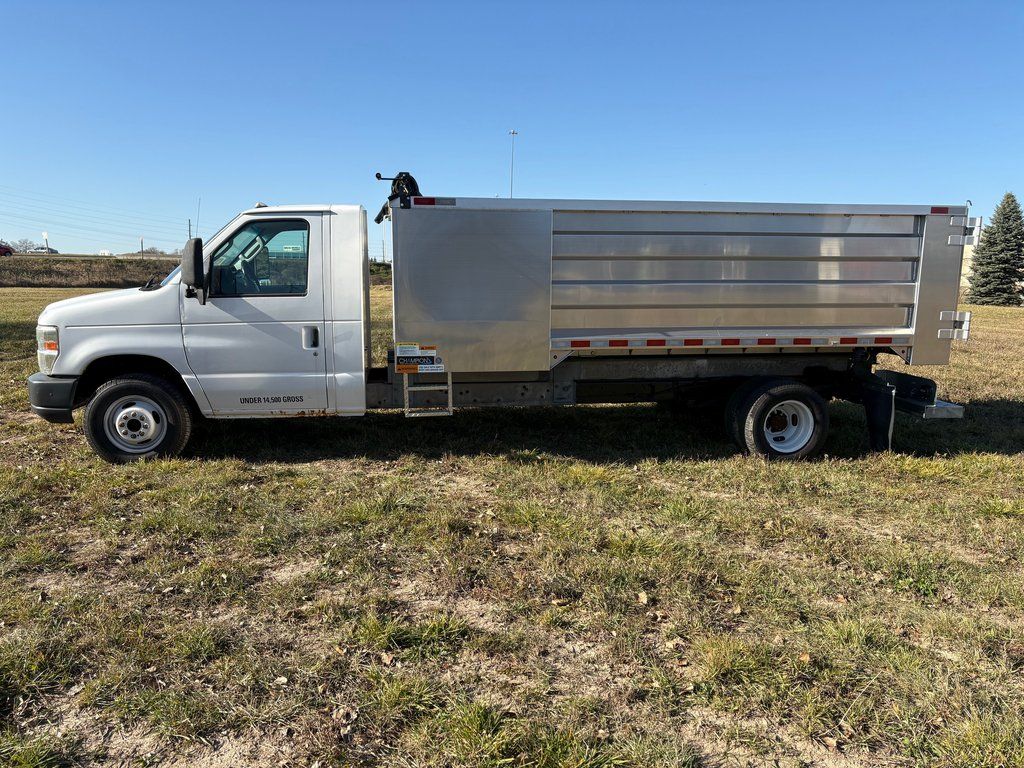 Used 2011 Ford E-450 - photo 6