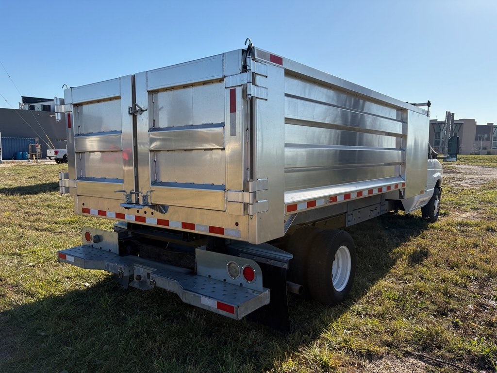 Used 2011 Ford E-450 - photo 8