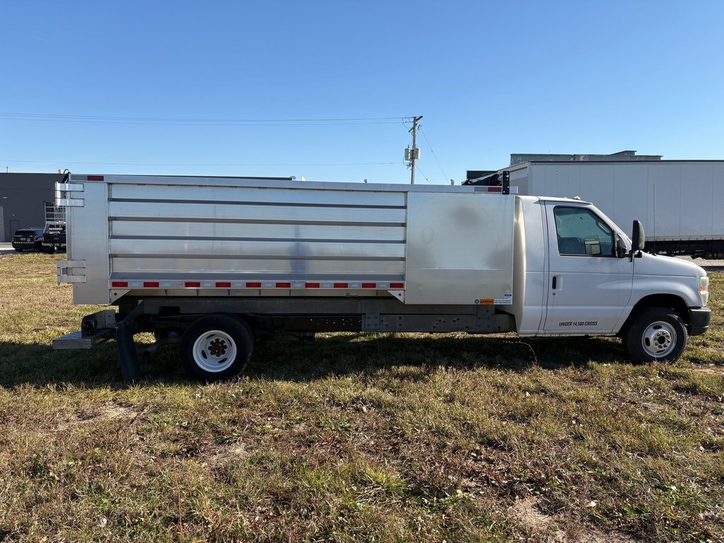 Used 2011 Ford E-450 - photo 9