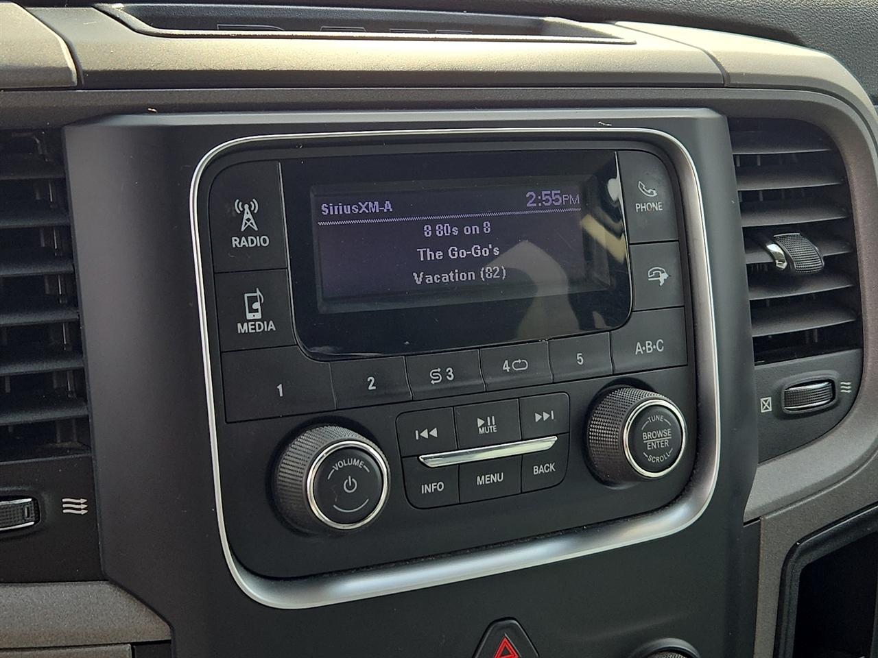 Used 2020 Ram 1500 - photo 18