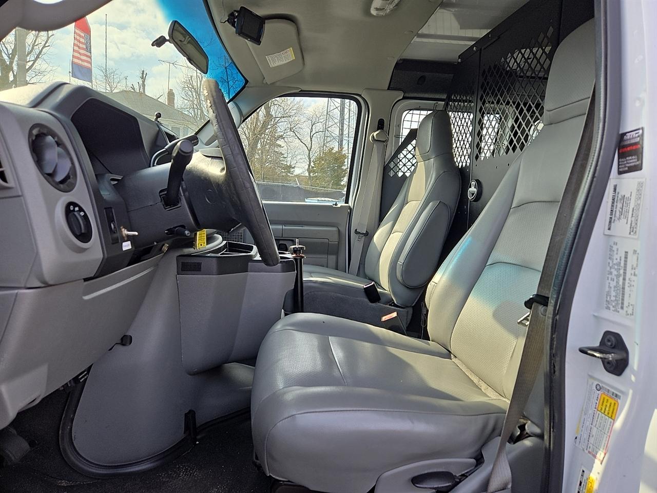 Used 2014 Ford E-150 - photo 14