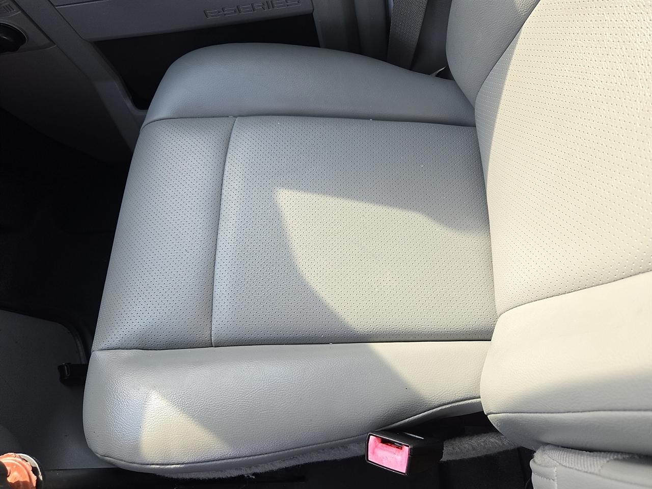 Used 2014 Ford E-150 - photo 24