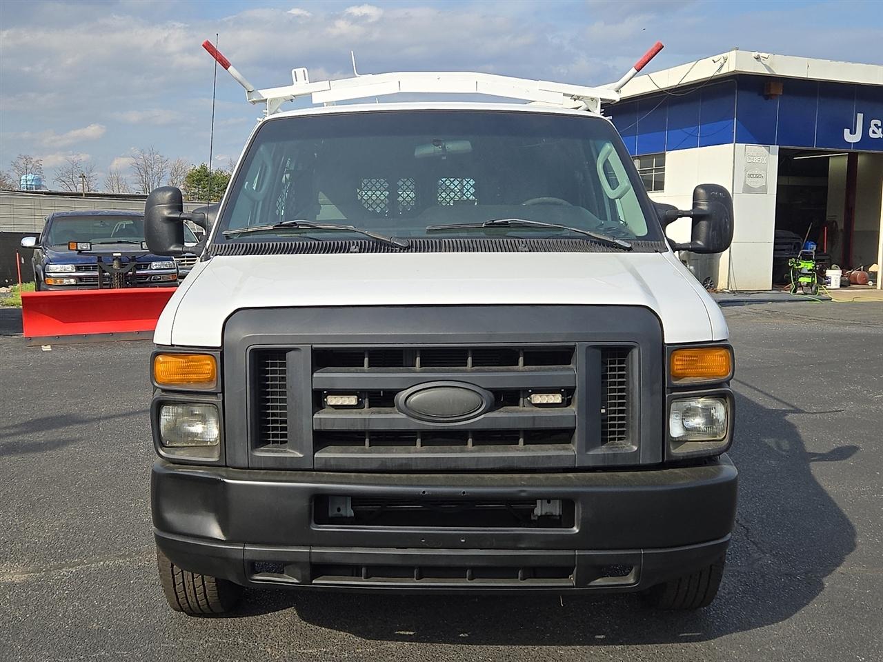 Used 2014 Ford E-150 - photo 5